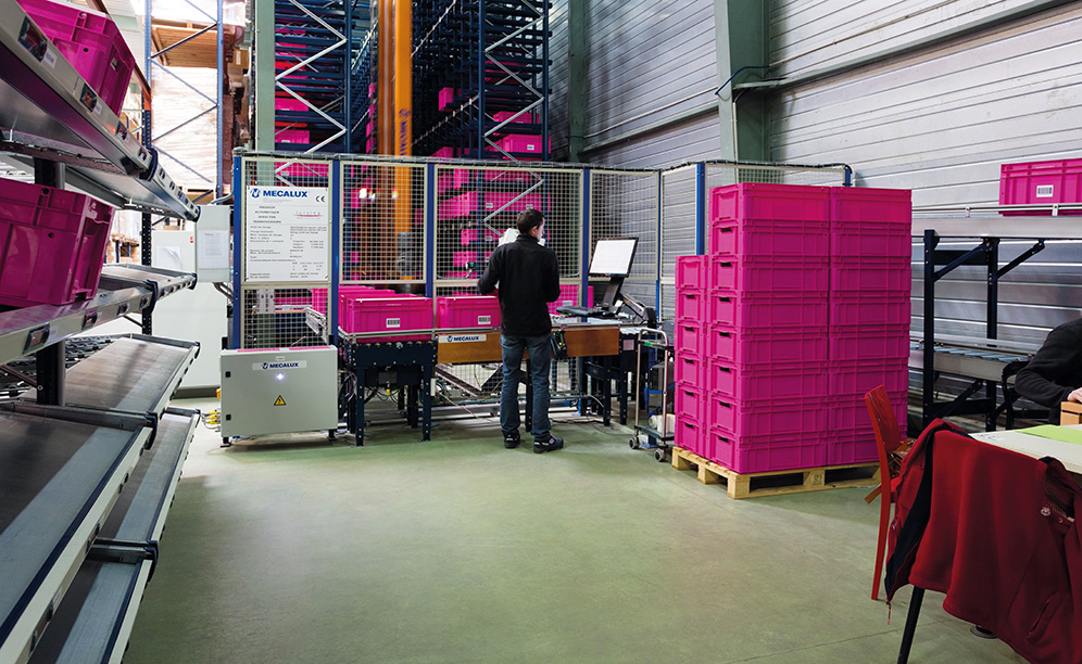 No miniload automático da SCD Luisina são armazenadas mais de 4.000 caixas com os produtos de médias e pequenas dimensões