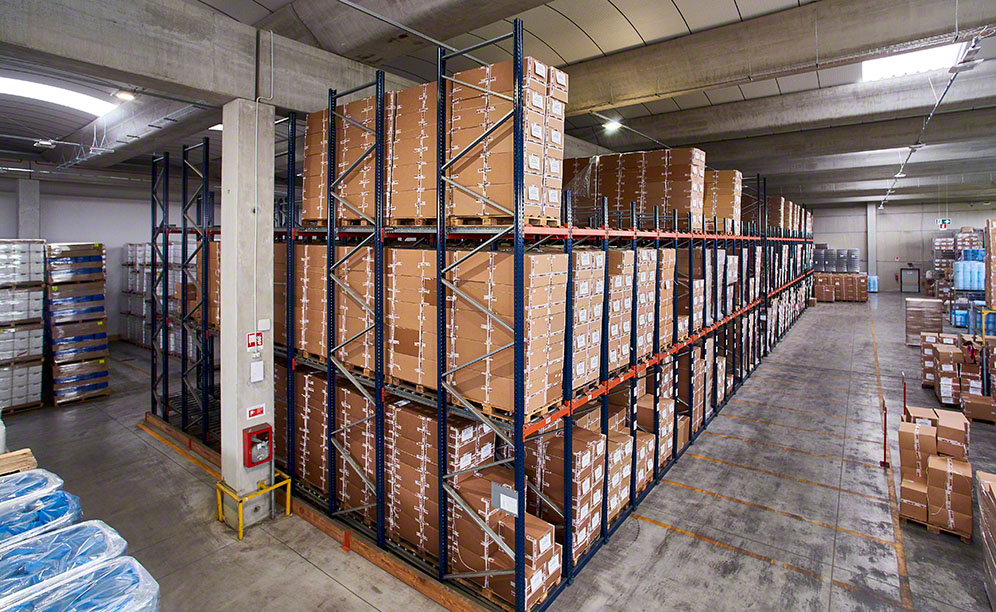 Três sistemas de armazenamento no armazém LAR
