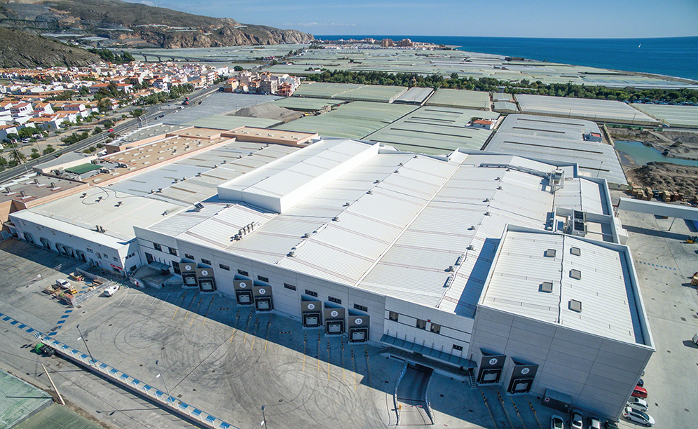 A cooperativa Granada La Palma integra dois novos armazéns dem seu centro de produção